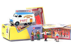 CORGI TOYS (GB) (2)