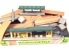 HORNBY 'HO' (1)