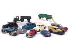 DINKY TOYS (10)