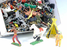 FIGURINES DIVERS (1)