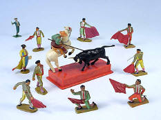 STARLUX / FIGURINES DIVERS (2)