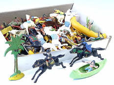 FIGURINES DIVERS (1)