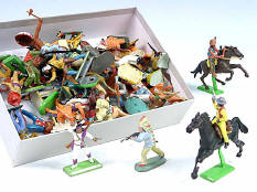 FIGURINES DIVERS (1)