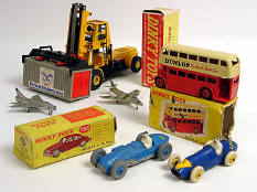 DINKY TOYS & DIVERS (8)