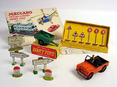 DINKY TOYS & DIVERS (5)