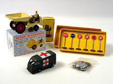 DINKY TOYS (FRANCE) (4)