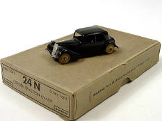 DINKY TOYS (FRANCE) (2)
