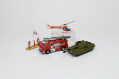 DINKY TOYS (GB) (4)