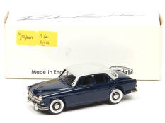 ROBEDDIE MODELS (GB) (1)