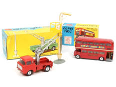 CORGI TOYS (GB) (2)