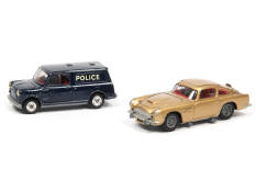 CORGI TOYS (GB) (2)