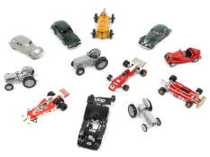 DIVERS (12)