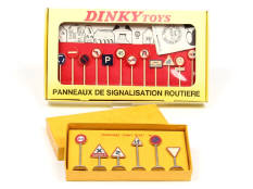 DINKY TOYS (FRANCE) (2)