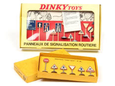 DINKY TOYS (FRANCE) (2)
