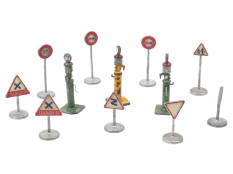 DINKY TOYS (FRANCE) (12)