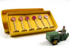 DINKY TOYS (FRANCE) (2)