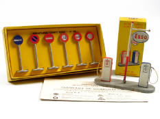 DINKY TOYS (FRANCE) (2)