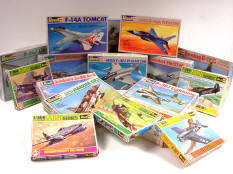 REVELL (1)