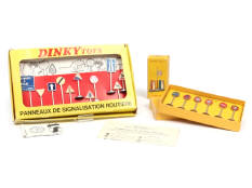 DINKY TOYS (FRANCE) (3)