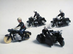 DINKY  DIVERS (4)