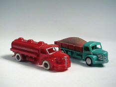 BOURBON & SCALE TOYS (2)