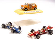 PILEN & DINKY TOYS (3)