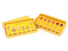 DINKY TOYS (FRANCE) (2)