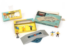 CORGI TOYS (GB) (3)
