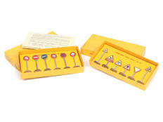 DINKY TOYS (FRANCE) (2)