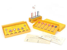 DINKY TOYS (FRANCE) (3)