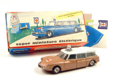 C.I.J. (FRANCE) (1)