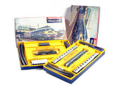 HORNBY 'HO' (2)