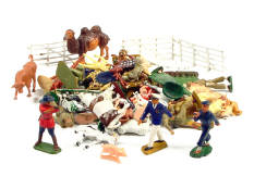 FIGURINES DIVERS (61)