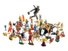 FIGURINES DIVERS (48)