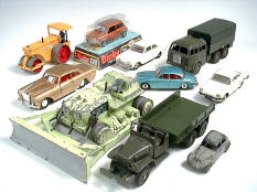DINKY TOYS & DIVERS (10)