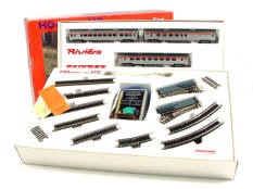 HORNBY 'HO' (1)