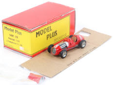 MODEL PLUS (ITALIE) (1)