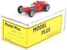 MODEL PLUS (ITALIE) (1)