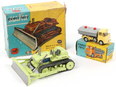 CORGI TOYS (GB) (2)