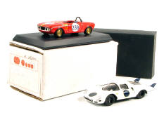 SC MODEL & DIVERS (2)