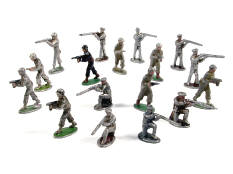 FIGURINES DIVERS (17)