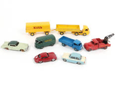 DINKY TOYS (8)