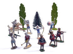 FIGURINES DIVERSES (12)