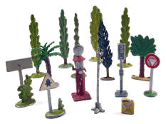 FIGURINES DIVERSES (15)