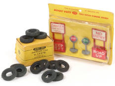 DINKY TOYS (GB) (2)
