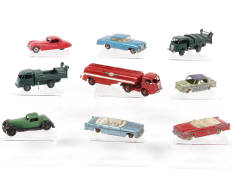 Lot 285 - DINKY TOYS (9)