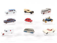 Lot 286 - DINKY TOYS (9)