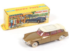Lot 246 - DINKY TOYS (FRANCE) (1)