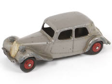 Lot 236 - DINKY TOYS (FRANCE) (1)