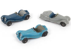 Lot 269 - DINKY TOYS (GB) (3)